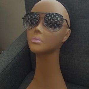 Louis Vuitton Monogram Sunglasses Grey Black